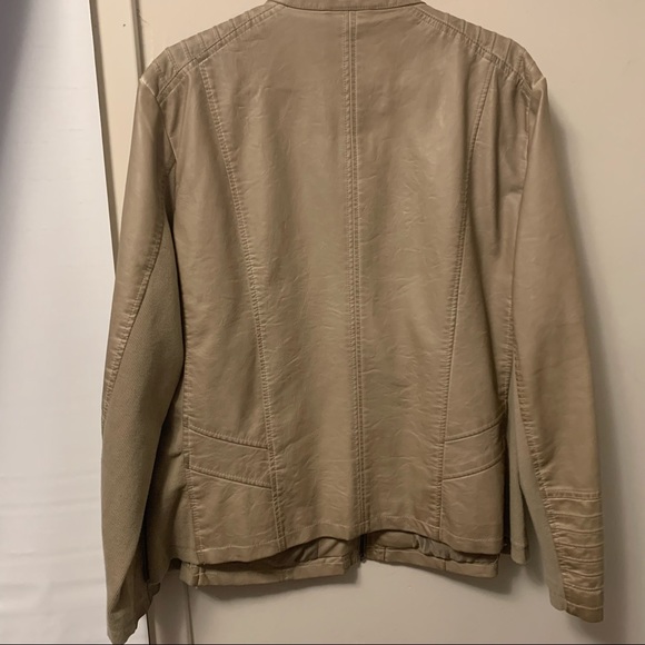 Jacket - Picture 4 of 5